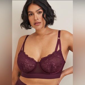 Torrid Curve Dot and Lace underwire‎ bra in color winetasting size 3